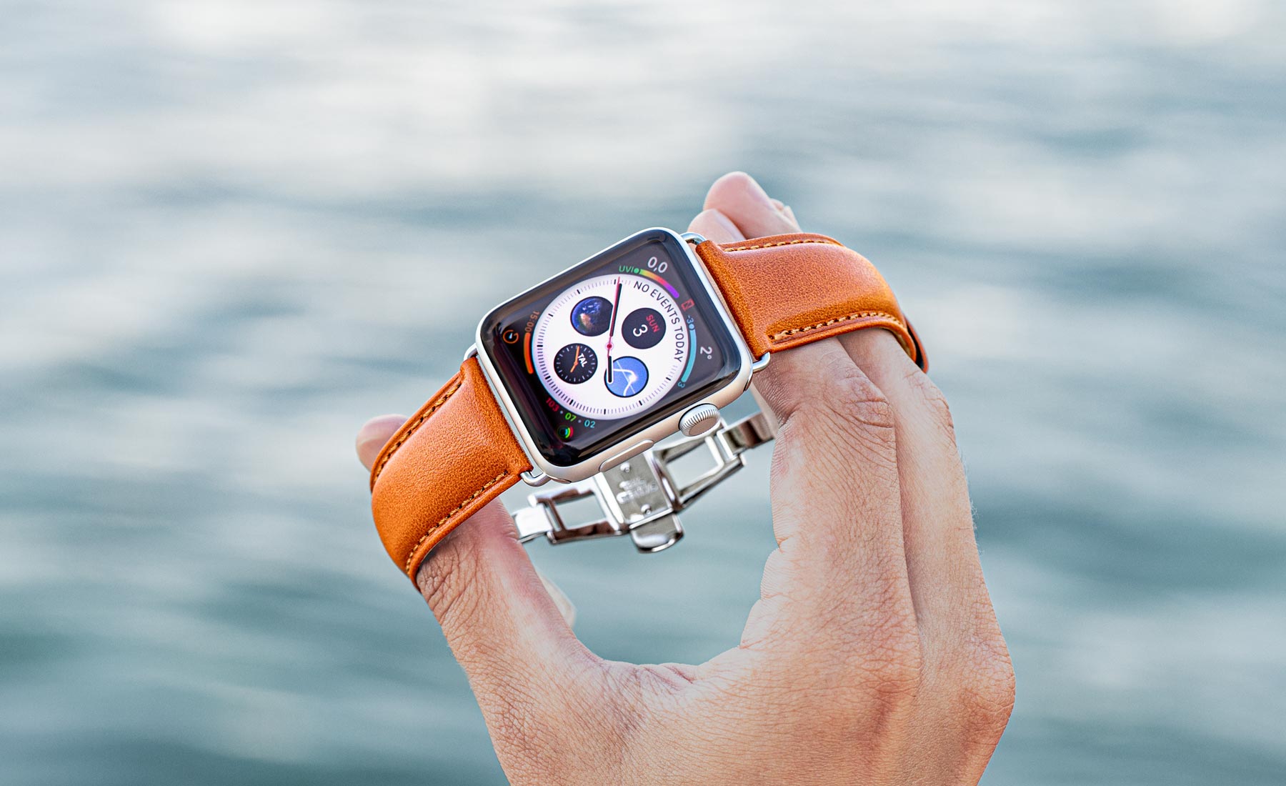 Whiskeybraunes Apple Watch Lederarmband aus Longvadons Classic-Serie